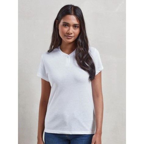Womenâs âComisâ Sustainable Tee