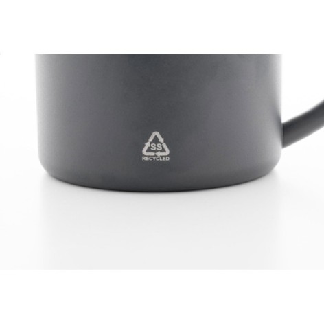 Tazza in acciaio riciclato