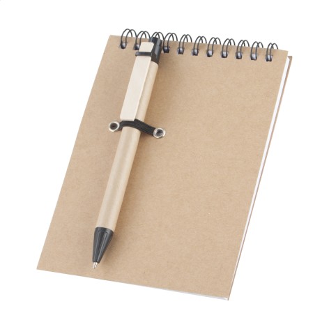 quaderno con penna
